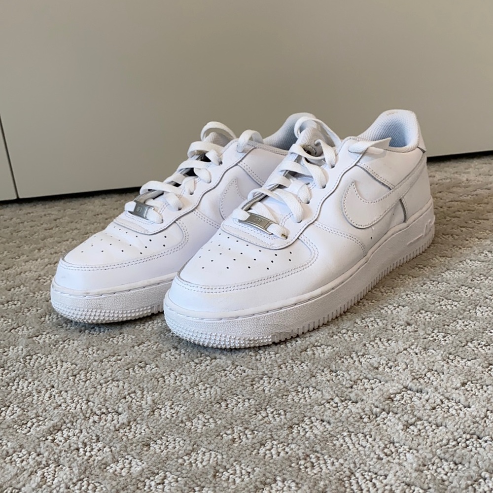Nike White Airforce 1s Kids size 6 Fits Women 7.5